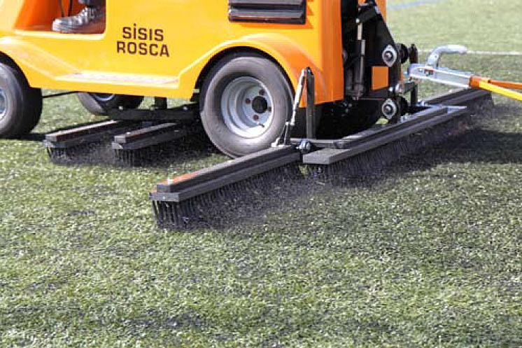 Article - Sisis-Rosca-helps-to-keep-synthetic-playing-surfaces-to-perfection